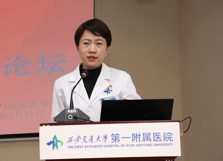 东院区急诊与重症医学科主任王雪共同为东院区重症医学科新建病区剪彩