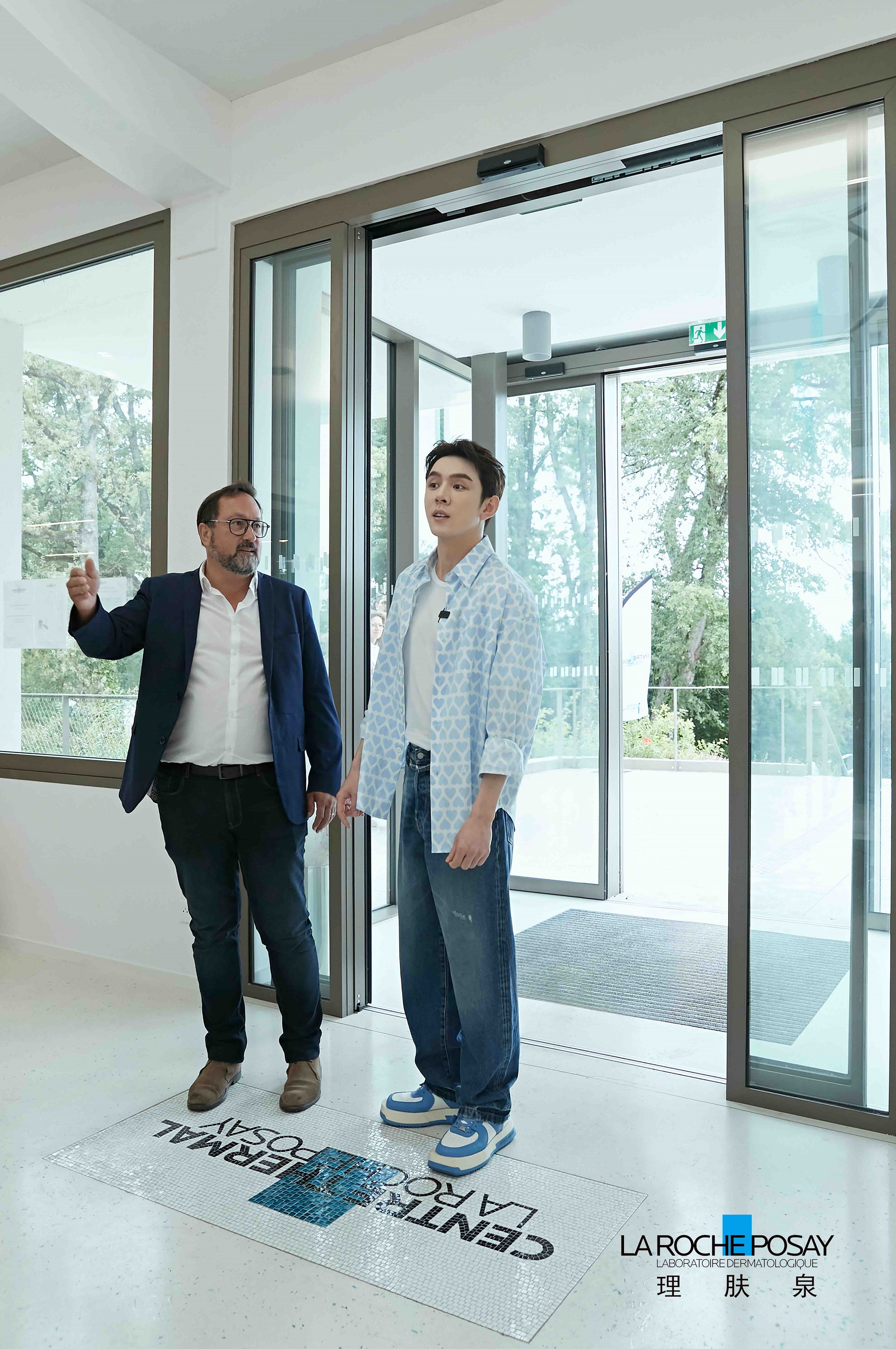 李佳琦到访欧莱雅皮肤科学美容事业部法国总部  开启皮肤科学探寻之旅