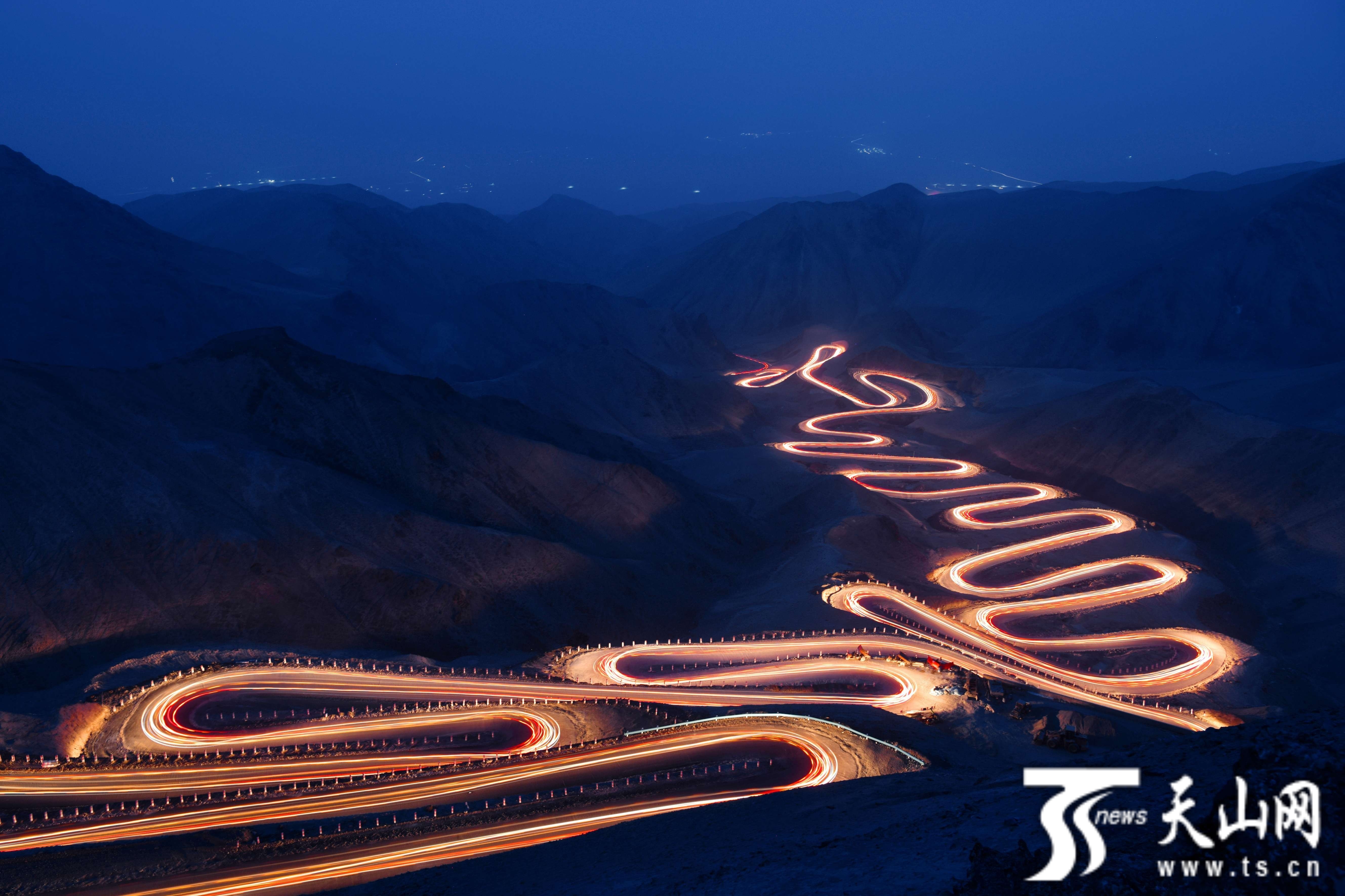 大国工程在新疆 | 盘龙古道——帕米尔高原上的网红公路